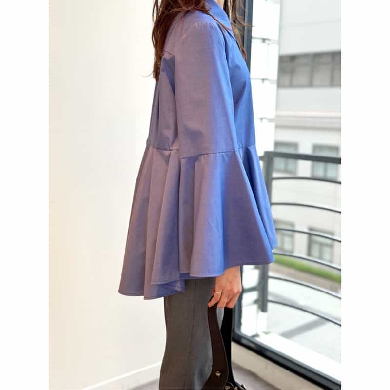 BARNEYS NEW YORK ウォッシャブル ペプラムヘム フレアスリーブシャツ BLUE