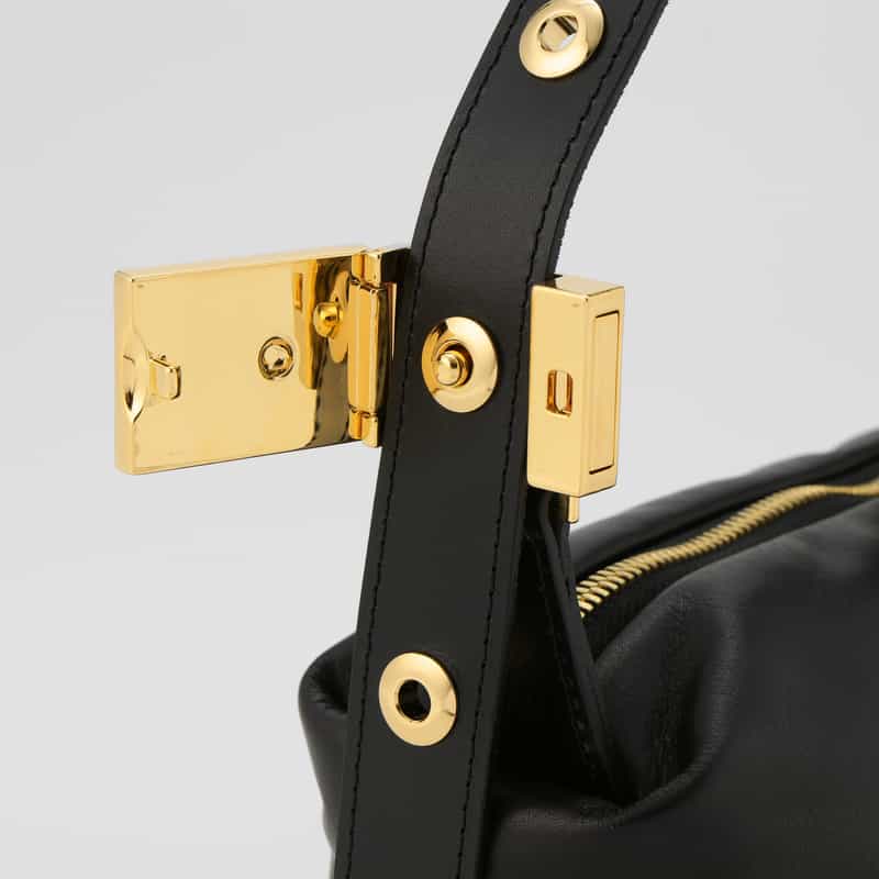 SACAI SACAI＜サカイ＞ レザーポシェット BLACK