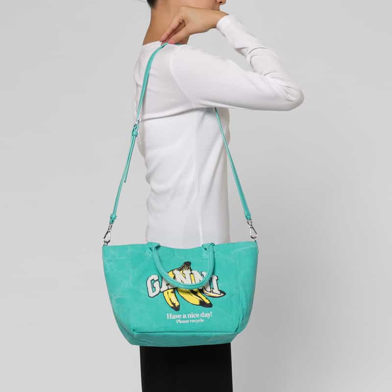 GANNI GANNI ＜ガニー＞ バナナプリント スモールトートバッグ LIGHT BLUE