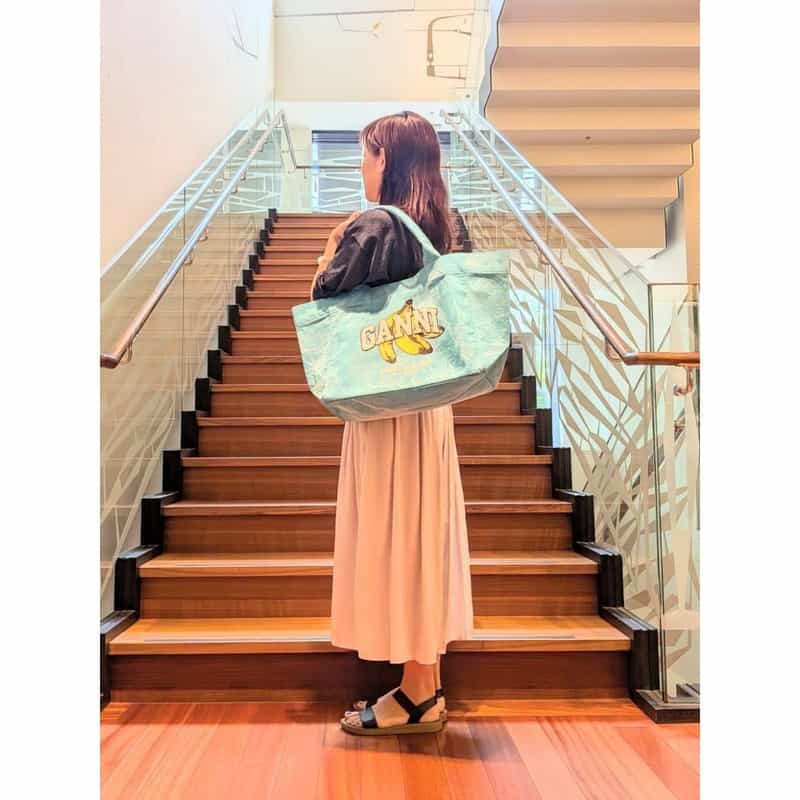 GANNI GANNI ＜ガニー＞ バナナプリント トートバッグ LIGHT BLUE