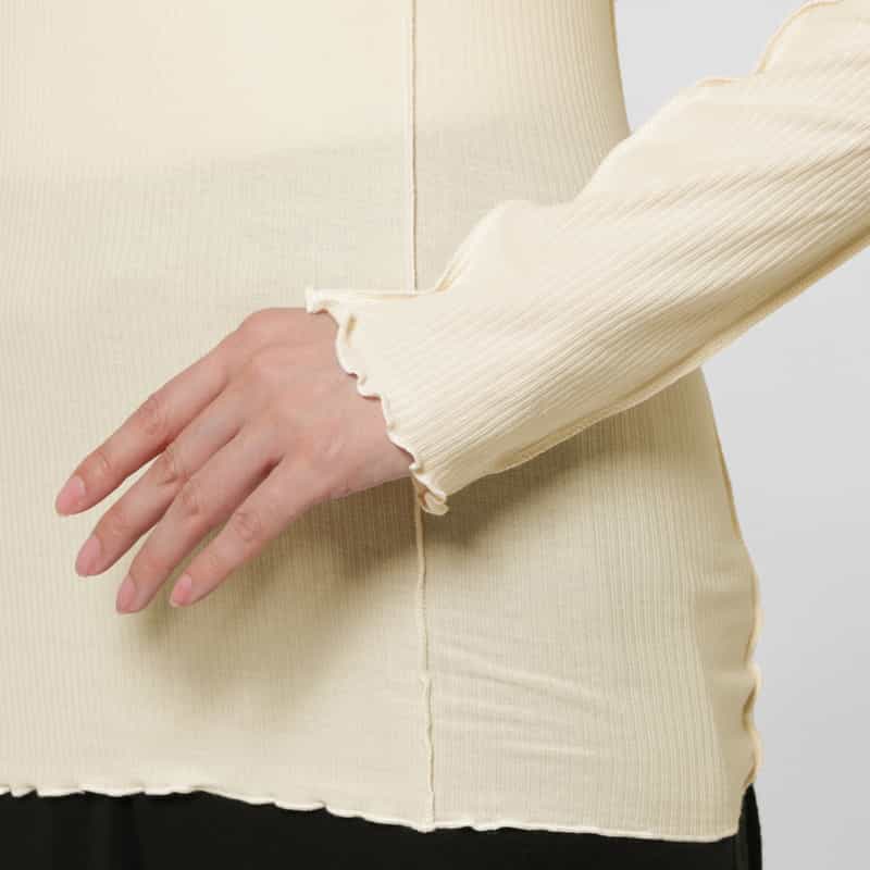 BASERANGE BASERANGE ＜ベースレンジ＞ シアー素材 タートルネック ロングスリーブリブカットソー OFF WHITE