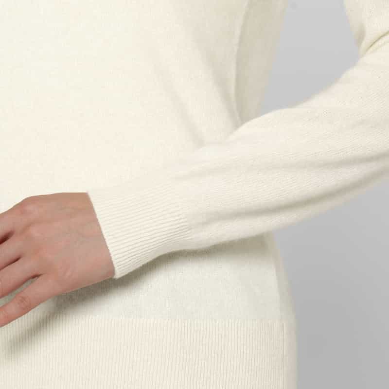 BARNEYS NEW YORK カシミヤ クルーネックニットプルオーバー IVORY