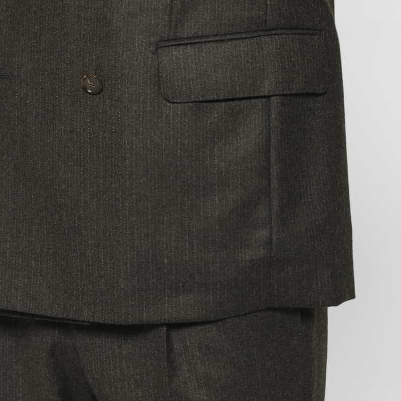BARNEYS NEW YORK ウールフランネル素材ストライプ柄ダブルブレストスーツ"BROOKLYN" DARK GRAY