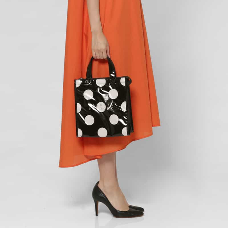 BARNEYS NEW YORK ロゴ入りPVC保冷トートバッグ／ドット柄 BLACK