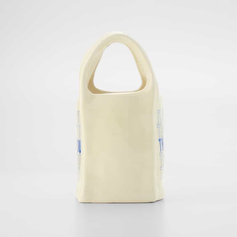 GOODIES BY DW HOME GOODIES BY DW HOME ＜グディーズ バイ ディーダブリューホーム＞ キャンドル “GROCERY BAG" IVORY
