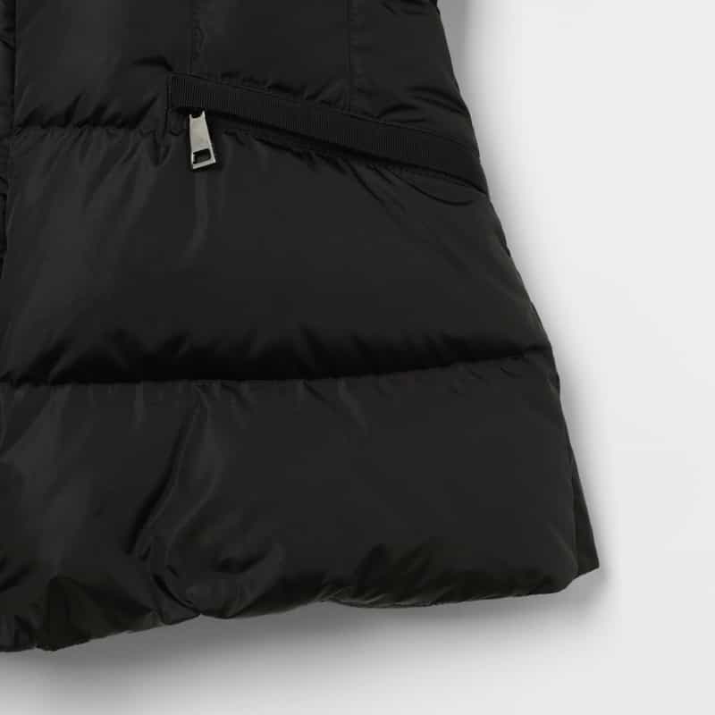 MONCLER MONCLER＜モンクレール＞ ショート丈ダウンジャケット “AVOCE“ BLACK
