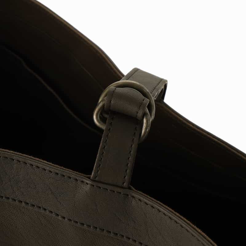T.T T.T＜ティー ティー＞ ホースレザーショルダーバッグ"NEWSBOY" BROWN