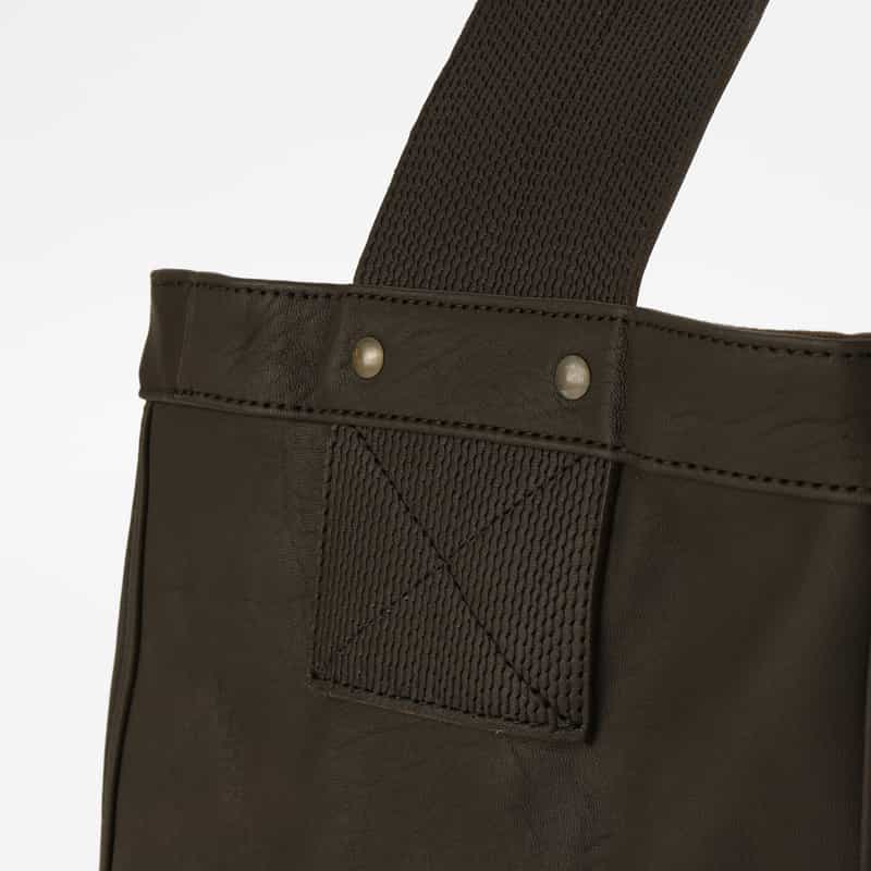 T.T T.T＜ティー ティー＞ ホースレザーショルダーバッグ"NEWSBOY" BROWN