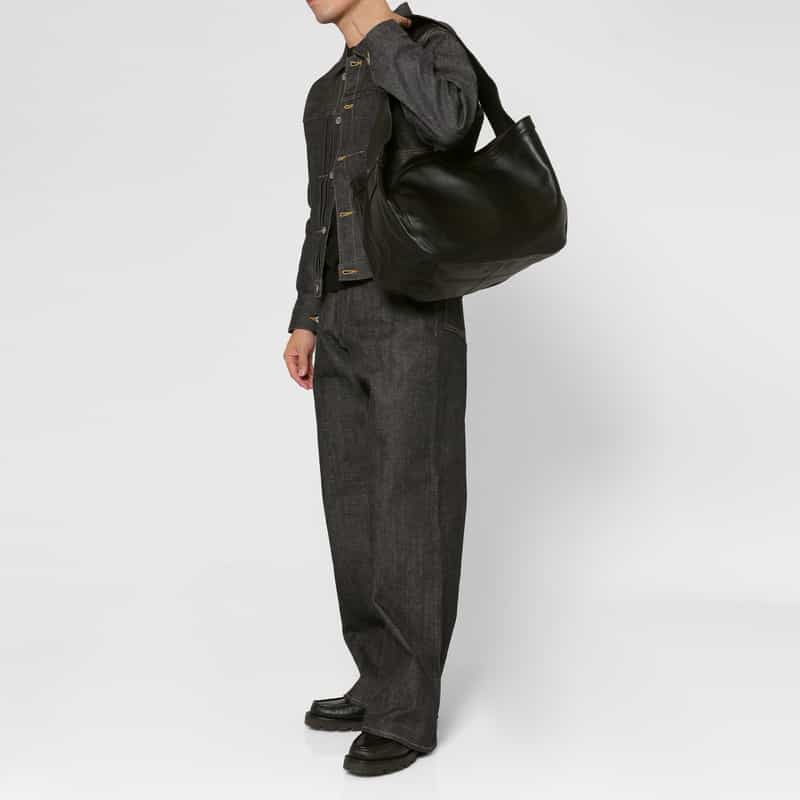 T.T T.T＜ティー ティー＞ カーフレザーショルダーバッグ"NEWSBOY" BLACK