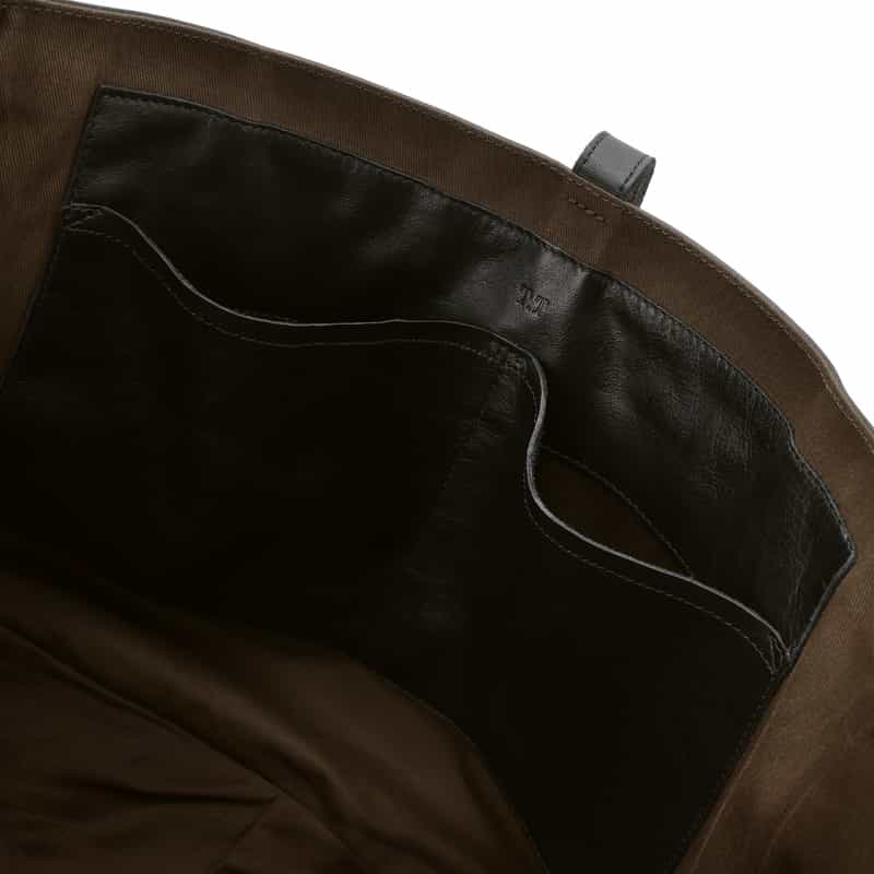 T.T T.T＜ティー ティー＞ カーフレザーショルダーバッグ"NEWSBOY" BLACK