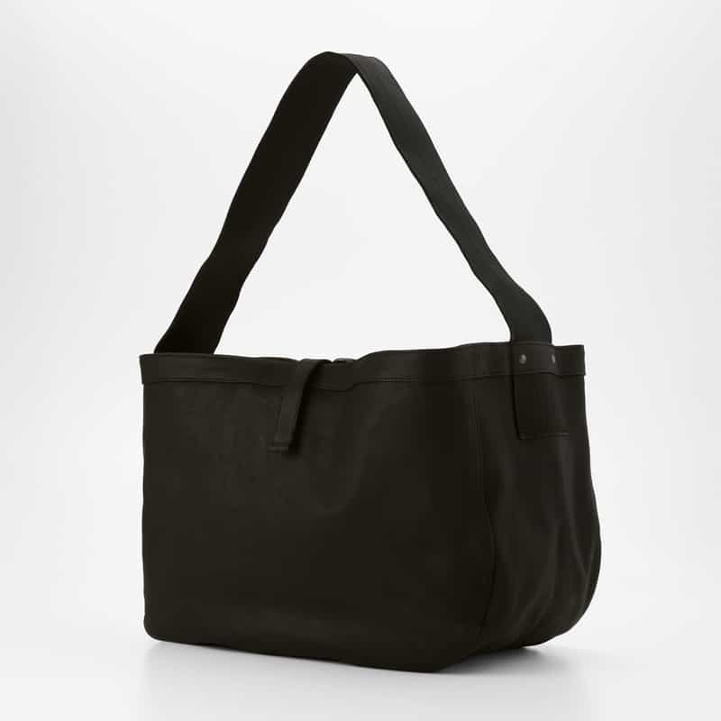 T.T T.T＜ティー ティー＞ ホースレザーショルダーバッグ"NEWSBOY" BLACK