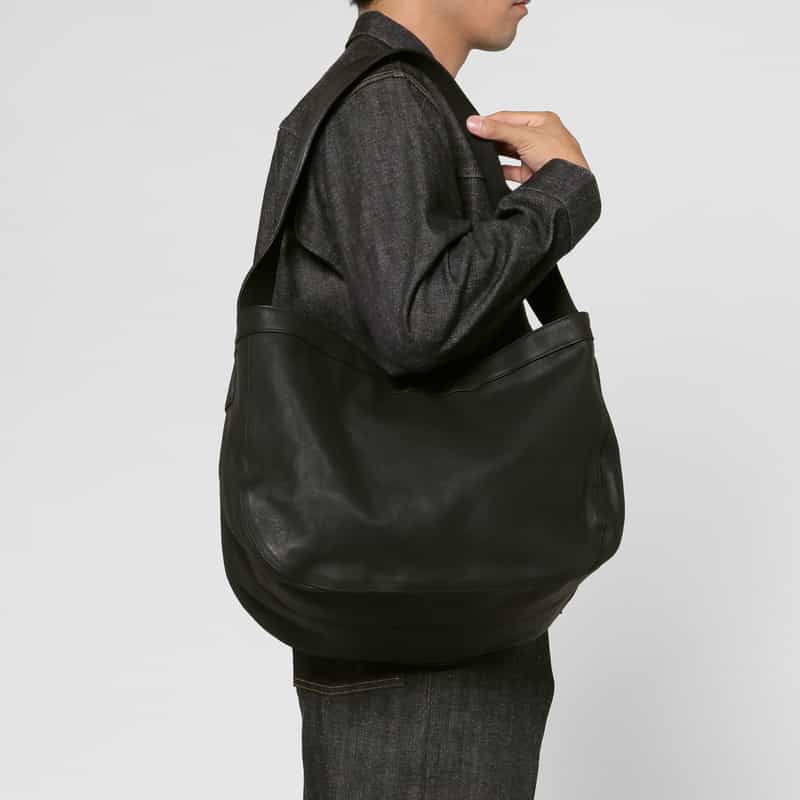 T.T T.T＜ティー ティー＞ ホースレザーショルダーバッグ"NEWSBOY" BLACK