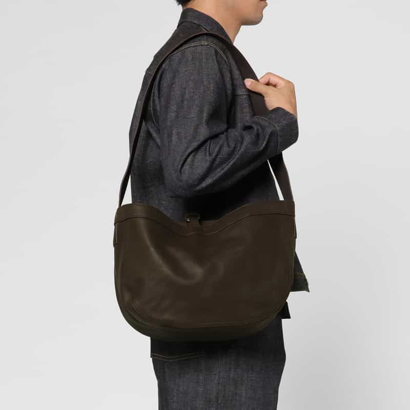 T.T T.T＜ティー ティー＞ ホースレザーショルダーバッグ"NEWSBOY" BROWN