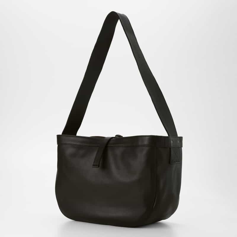 T.T T.T＜ティー ティー＞ カーフレザーショルダーバッグ"NEWSBOY" BLACK