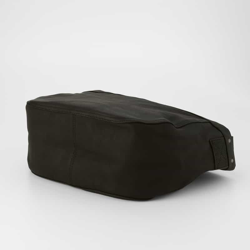 T.T T.T＜ティー ティー＞ ホースレザーショルダーバッグ"NEWSBOY" BLACK