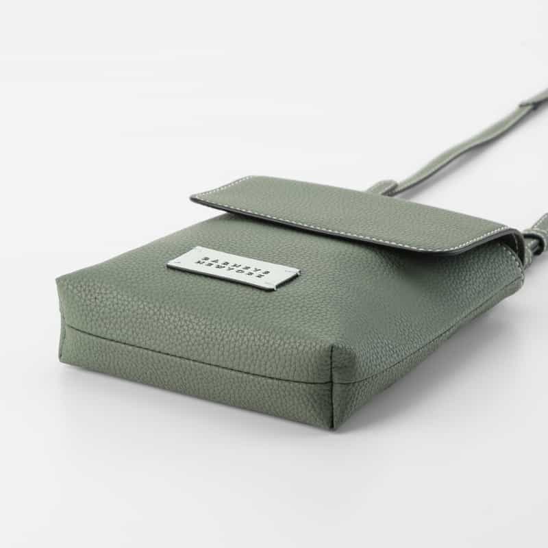 BARNEYS NEW YORK ロゴ入りミニショルダーバッグ GREEN