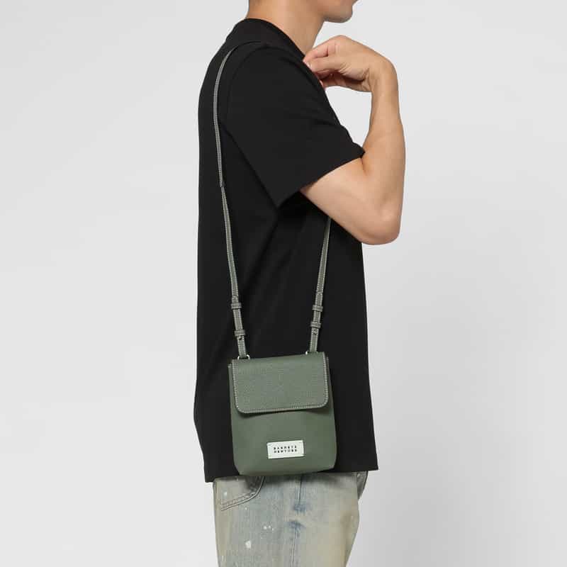 BARNEYS NEW YORK ロゴ入りミニショルダーバッグ GREEN