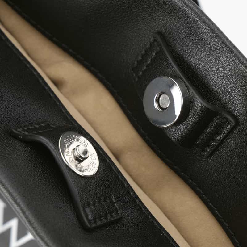 BARNEYS NEW YORK ロゴ入りトートバッグ BLACK