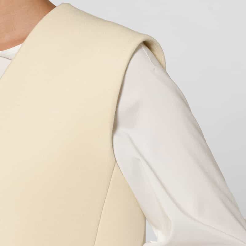 BARNEYS NEW YORK メタルパーツデザイン ジレ OFF WHITE