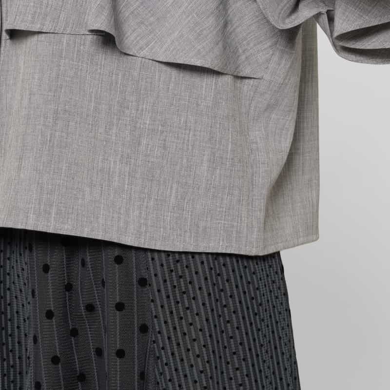 BARNEYS NEW YORK ウォッシャブル リネンライク ラッフルブラウス NAVY