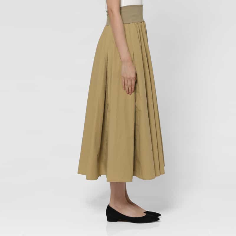 BARNEYS NEW YORK ウォッシャブル コットンタイプライター素材ロングタックフレアスカート BEIGE