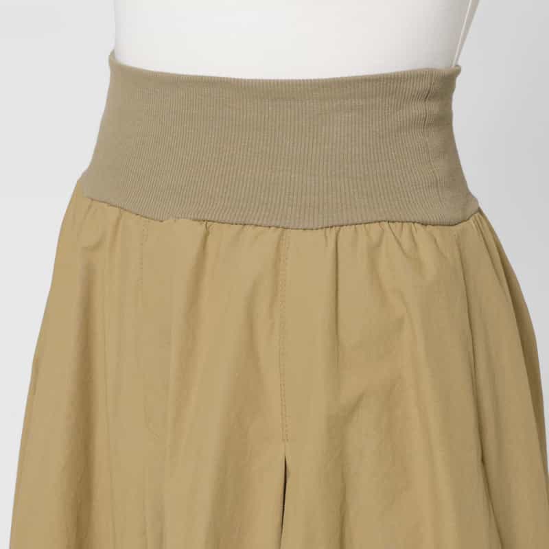 BARNEYS NEW YORK ウォッシャブル コットンタイプライター素材ロングタックフレアスカート BEIGE
