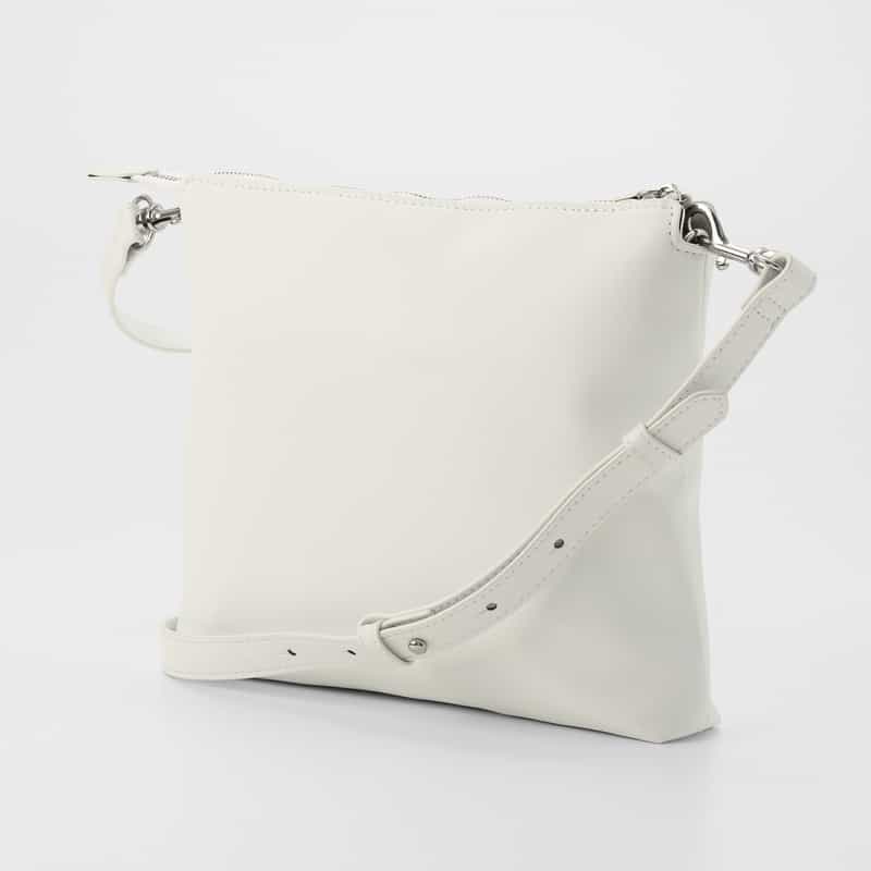 BARNEYS NEW YORK エンボス ロゴ ショルダーバッグ WHITE