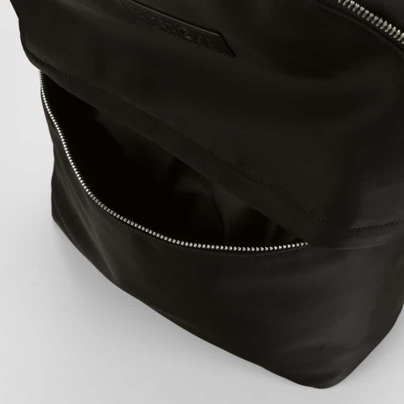 MM6 MAISON MARGIELA MM6 MAISON MARGIELA＜エムエム6 メゾン マルジェラ＞ ナイロンバックパック BLACK
