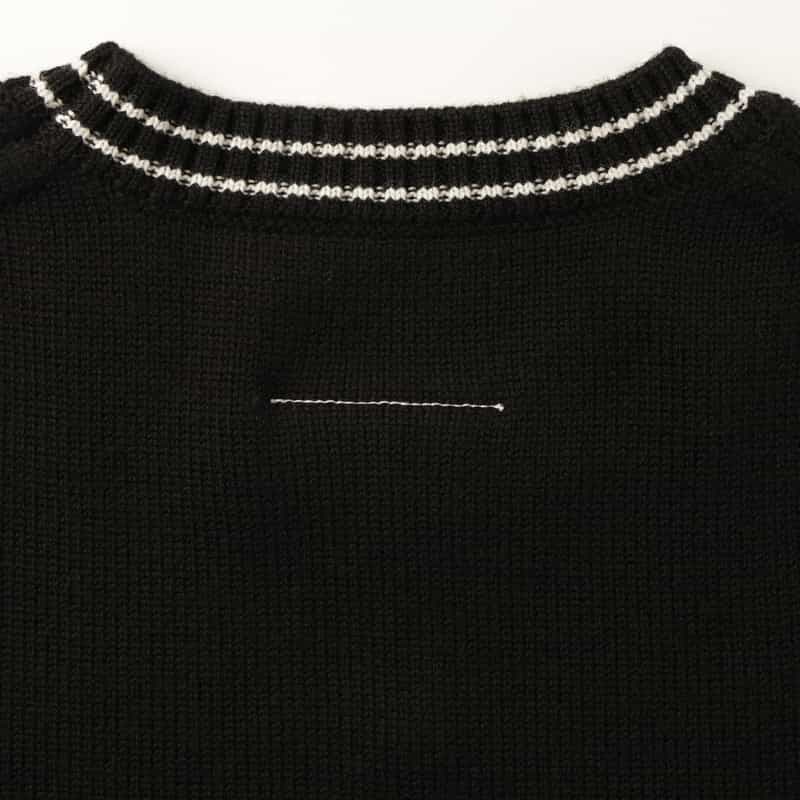 MM6 MAISON MARGIELA MM6 MAISON MARGIELA＜エムエム6 メゾン マルジェラ＞ ロゴ入りクルーネックニットプルオーバー BLACK