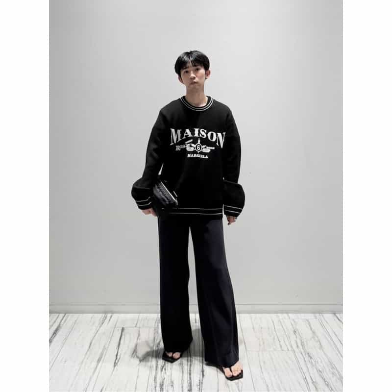 MM6 MAISON MARGIELA MM6 MAISON MARGIELA＜エムエム6 メゾン マルジェラ＞ ロゴ入りクルーネックニットプルオーバー BLACK