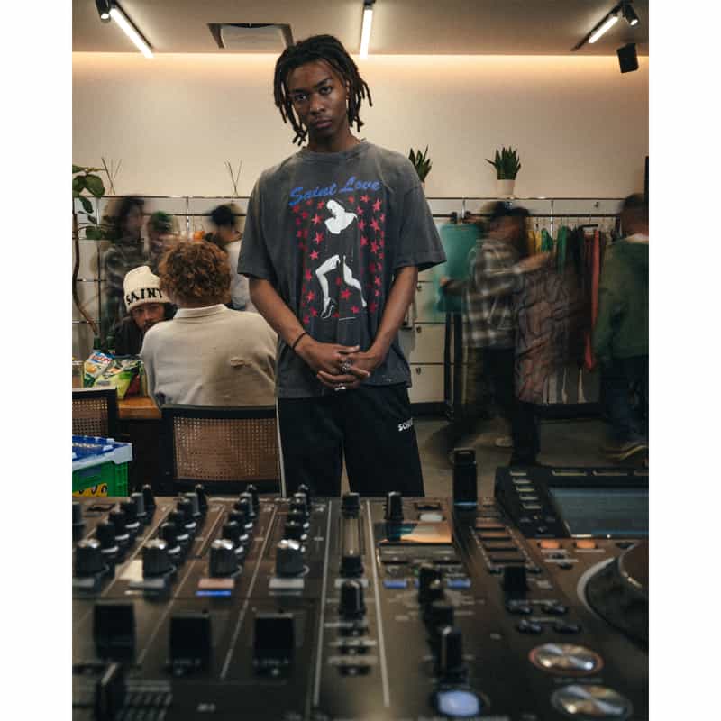 SAINT MXXXXXX＜セント マイケル＞ ヴィンテージ加工グラフィックTシャツ