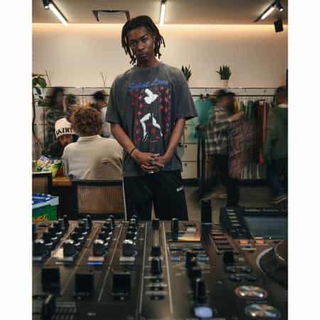 SAINT MXXXXXX＜セント マイケル＞ ヴィンテージ加工グラフィックTシャツ
