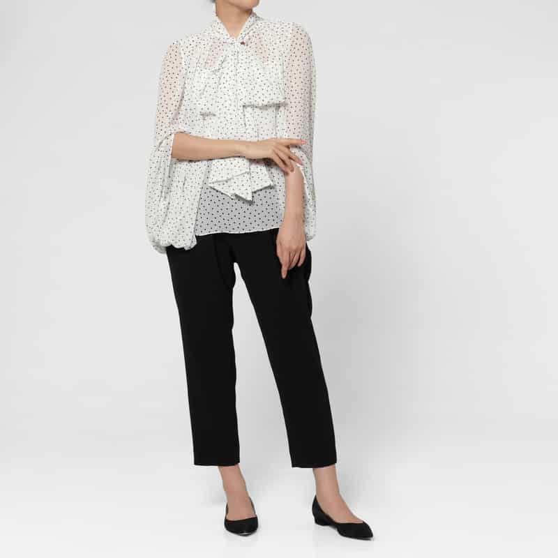 BARNEYS NEW YORK シアー素材ドット柄ボウタイ付きケープブラウス WHITE