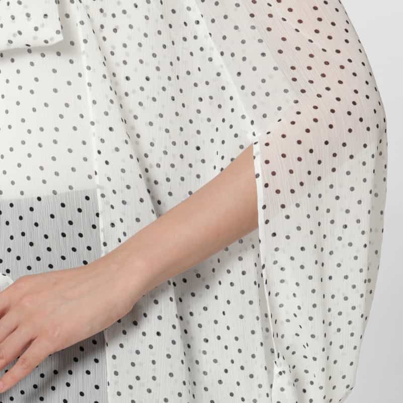 BARNEYS NEW YORK シアー素材ドット柄ボウタイ付きケープブラウス WHITE