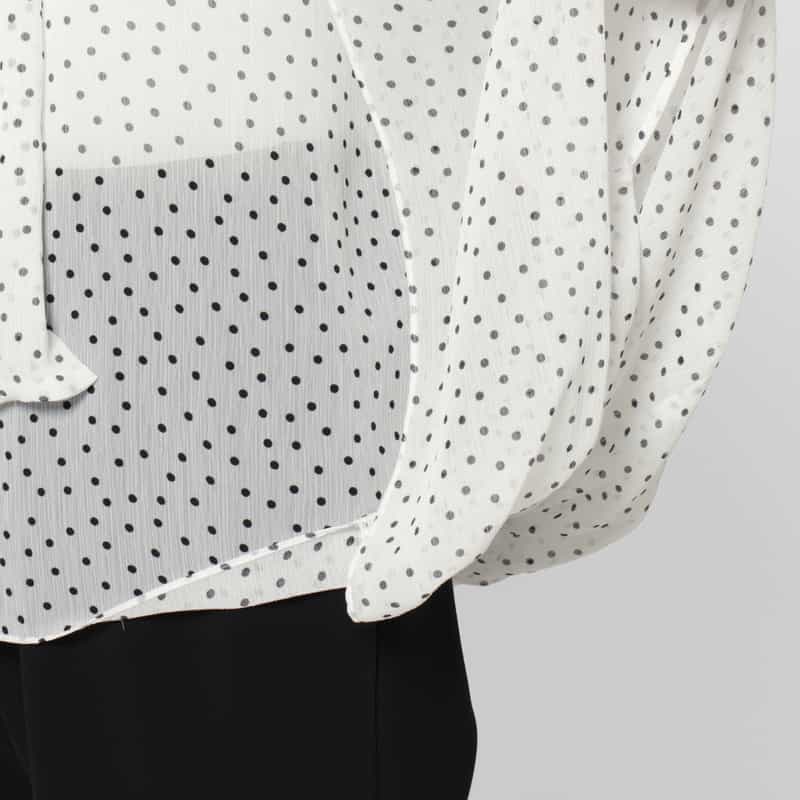 BARNEYS NEW YORK シアー素材ドット柄ボウタイ付きケープブラウス WHITE