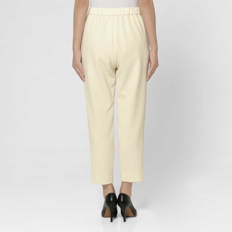 BARNEYS NEW YORK セットアップ ジャージーライクテーパードパンツ OFF WHITE
