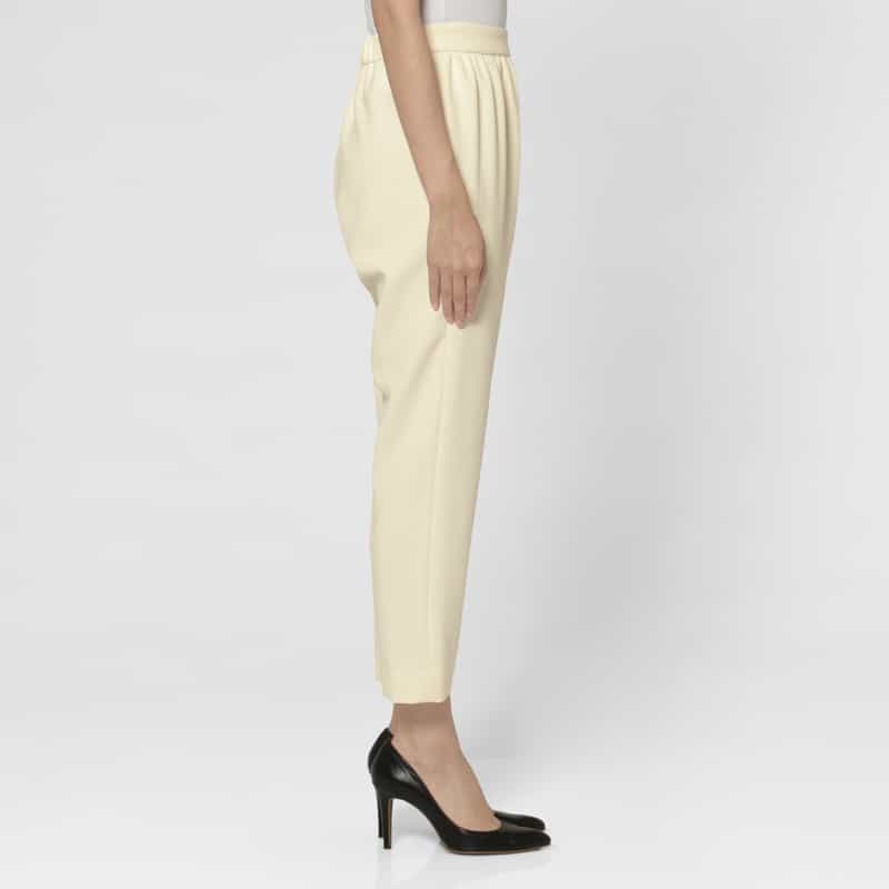 BARNEYS NEW YORK セットアップ ジャージーライクテーパードパンツ OFF WHITE