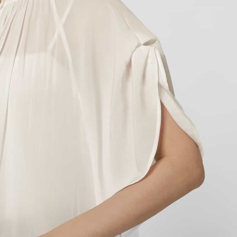 BARNEYS NEW YORK ウォッシャブル シアー素材ギャザーラグランブラウス WHITE