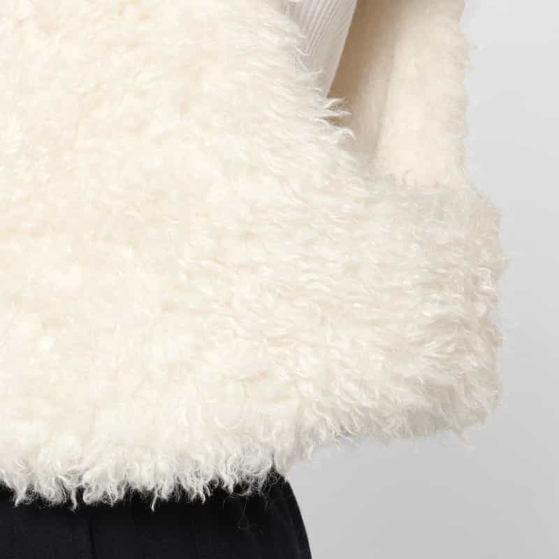 BARNEYS NEW YORK ボア素材 ショートジレ WHITE