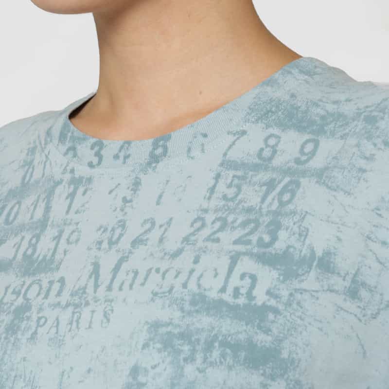 MAISON MARGIELA MAISON MARGIELA ＜メゾンマルジェラ＞ プリントロゴTシャツ LIGHT BLUE