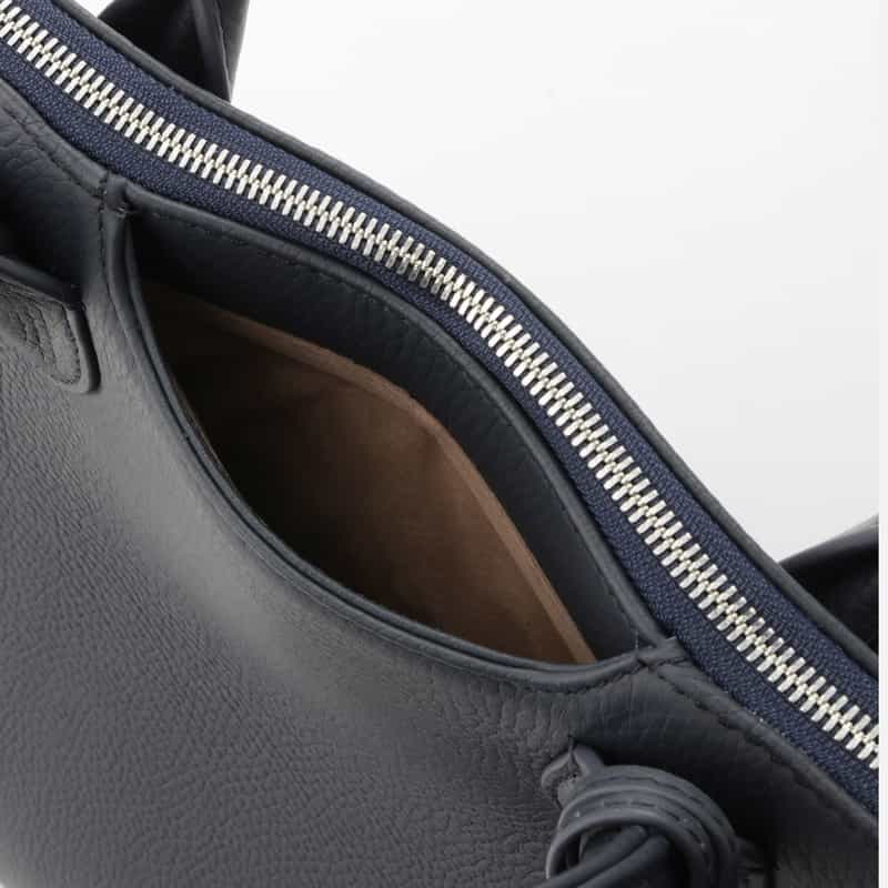 BARNEYS NEW YORK シュリンクレザーブリーフケース NAVY