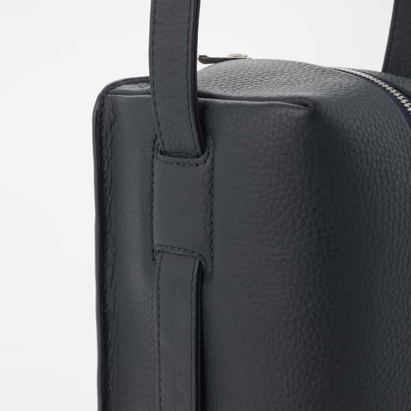 BARNEYS NEW YORK シュリンクレザーワンハンドルクラッチバッグ NAVY