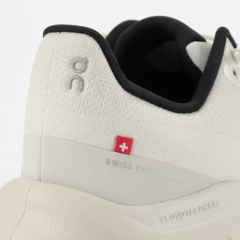 ON ON ＜オン＞ スニーカー "Cloudtilt" WHITE
