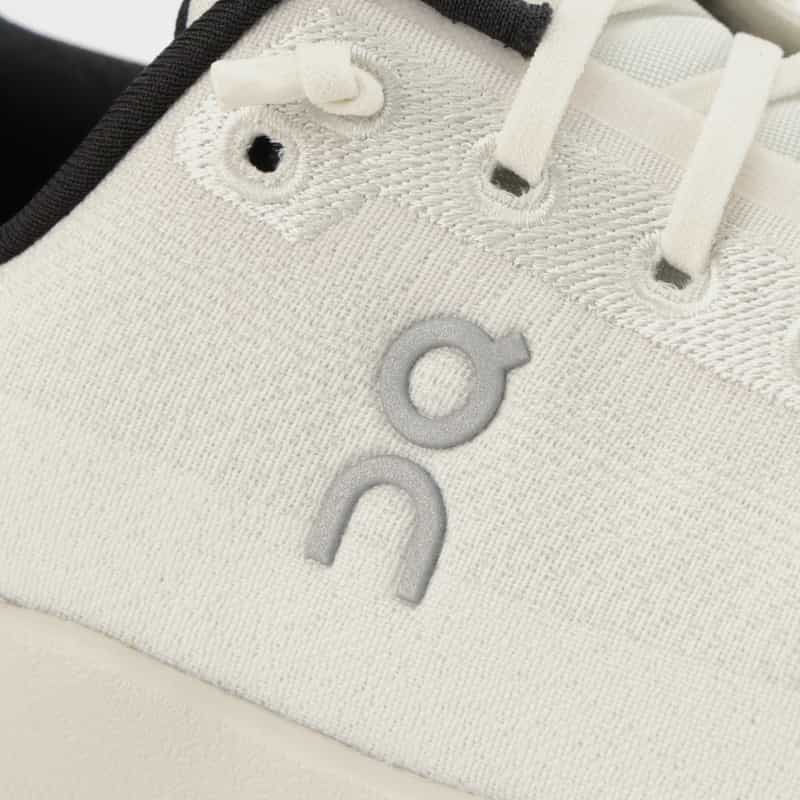 ON ON ＜オン＞ スニーカー "Cloudtilt" WHITE