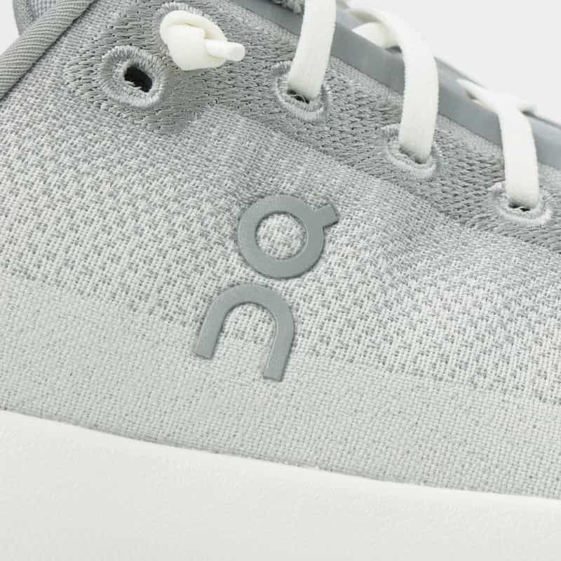 ON ON ＜オン＞ スニーカー "Cloudtilt" LIGHT GRAY