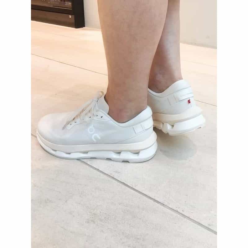 ON ON ＜オン＞ スニーカー "CLOUDZONE" IVORY