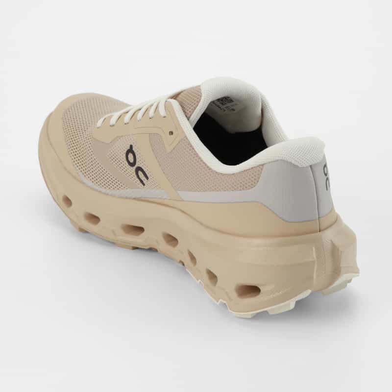 ON ON ＜オン＞ スニーカー "Cloudvista" BEIGE