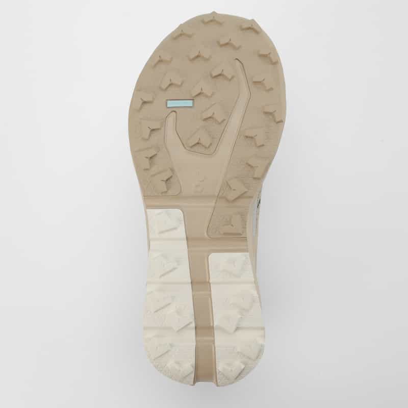 ON ON ＜オン＞ スニーカー "Cloudvista" BEIGE