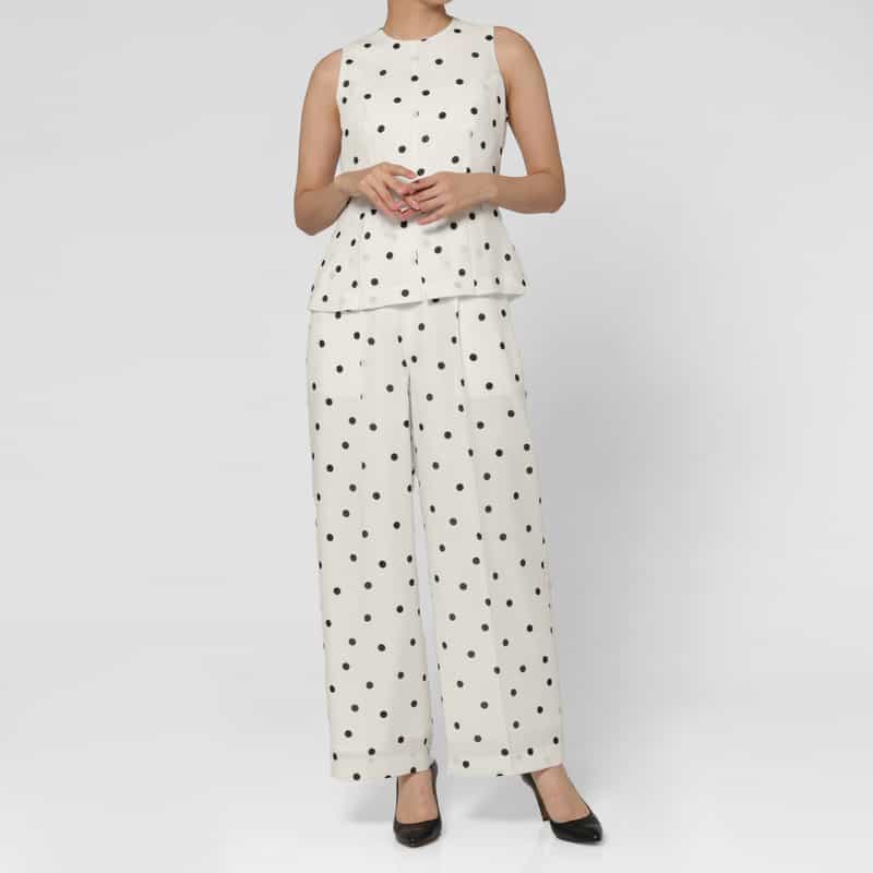 BARNEYS NEW YORK セットアップ ウォッシャブル リネンライク ドット柄ペプラムヘムブラウス WHITE