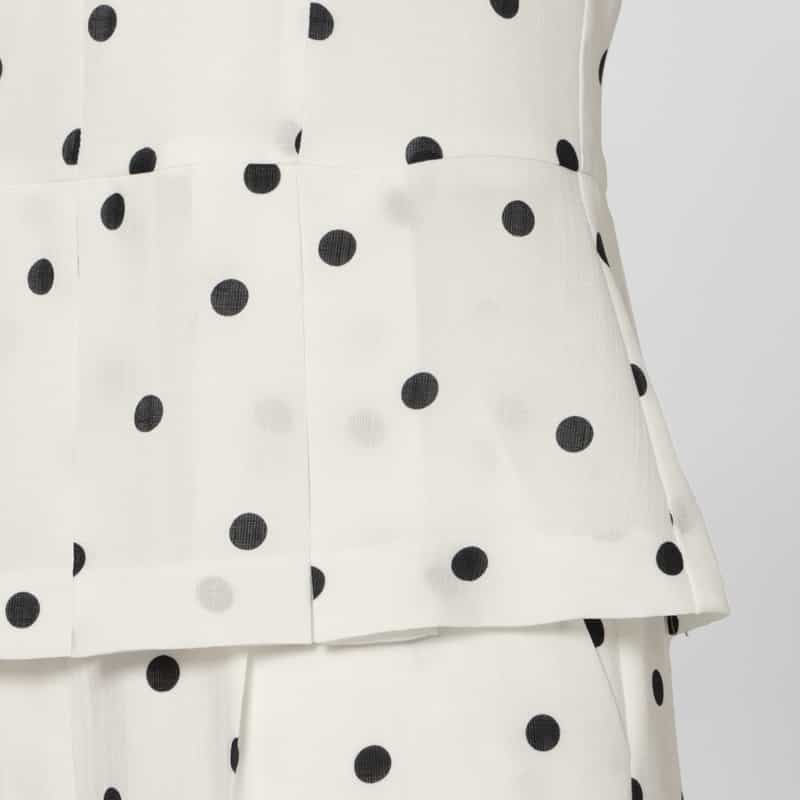BARNEYS NEW YORK セットアップ ウォッシャブル リネンライク ドット柄ペプラムヘムブラウス WHITE